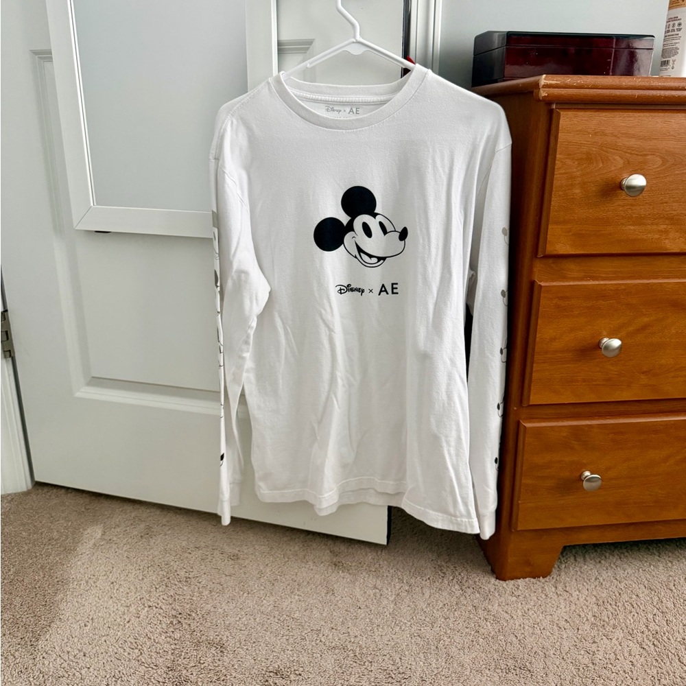Medium American Eagle Outfitters x Disney top